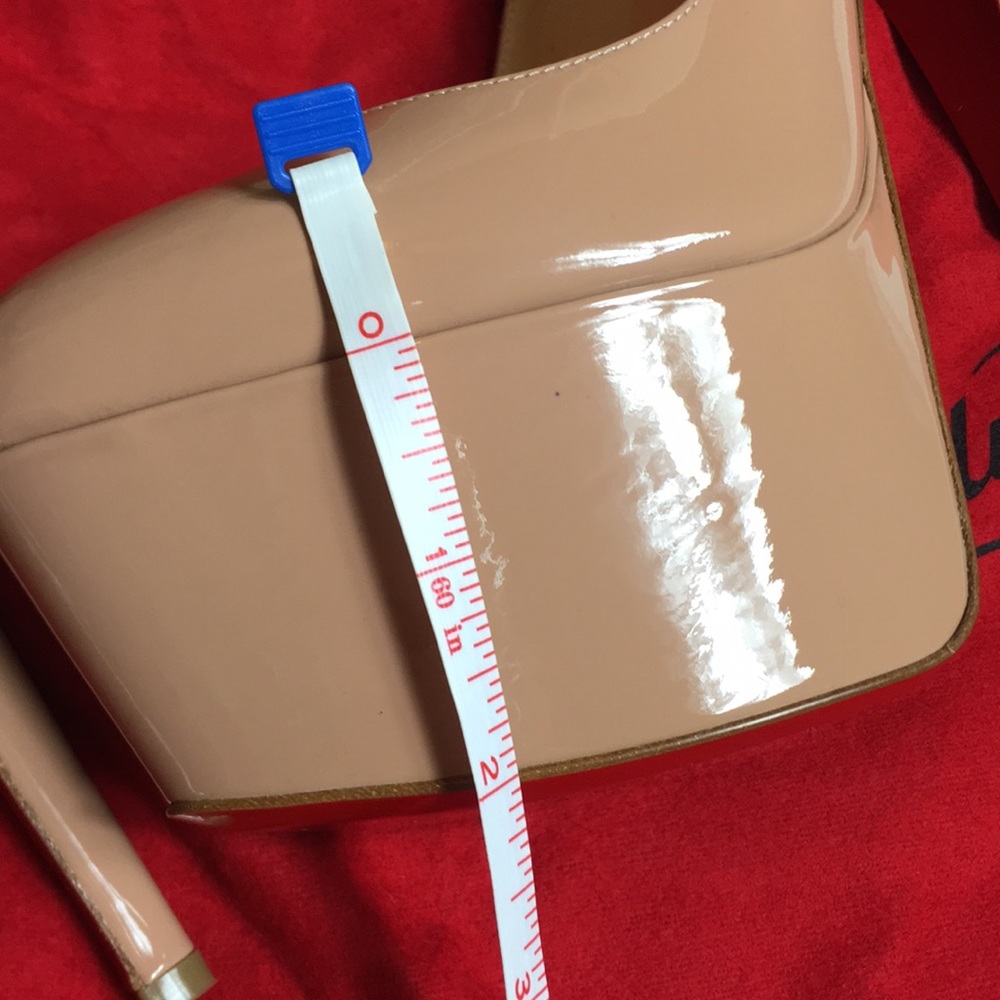 Christian Louboutin Victoria Patent Nude Pump 160 - Picture 4 of 5